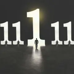 Siluetas de personas caminan hacia el número 11, que representa qué significa el número 11, un portal de luz.