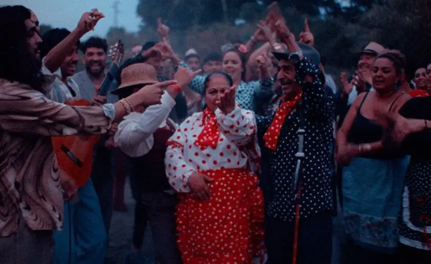 ¿Qué significa soñar con gitanos? Emoción y escena